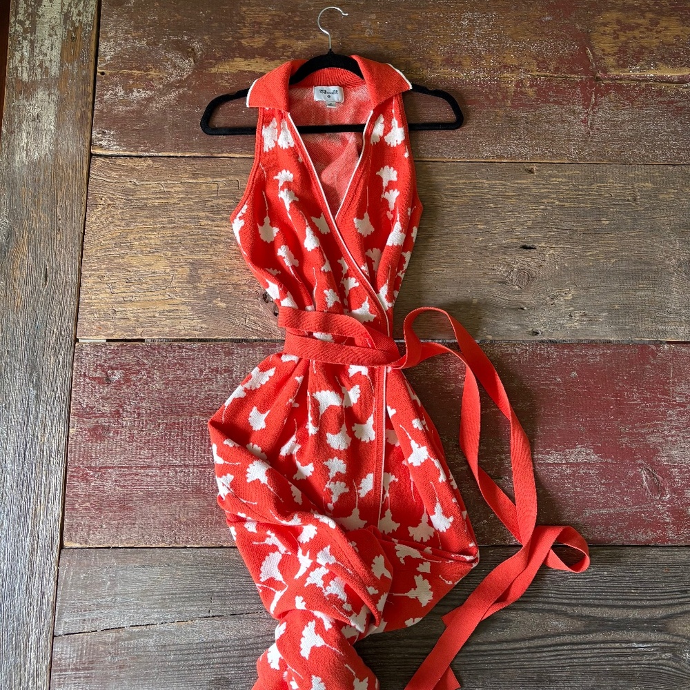 Gorgeous Diane von Furstenberg Wrap Dress / Red Floral Maxi / Size Medium